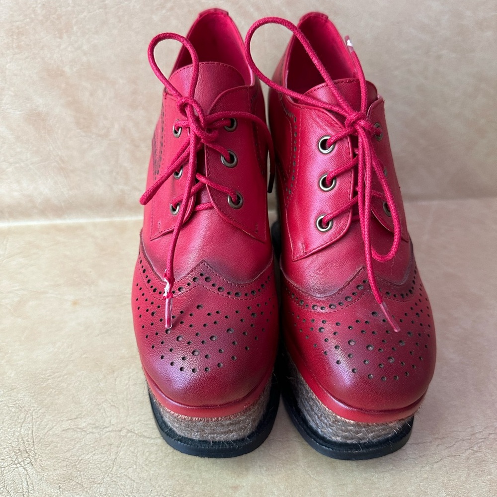 VINTAGE 1970s Red Platform Shoes amazing condition!